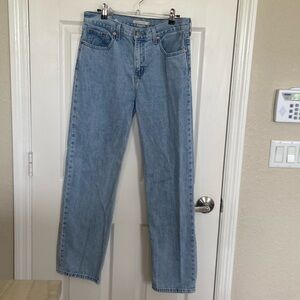 Levi’s 529 Low Pro Straight•29•light wash• EUC
Waist-30
Rise-11
Inseam-30